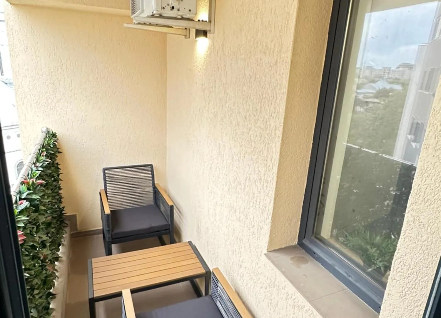 Centru Unirii Luxury VIP Palmier: Two-Room Apartment with Terrace Bucharest