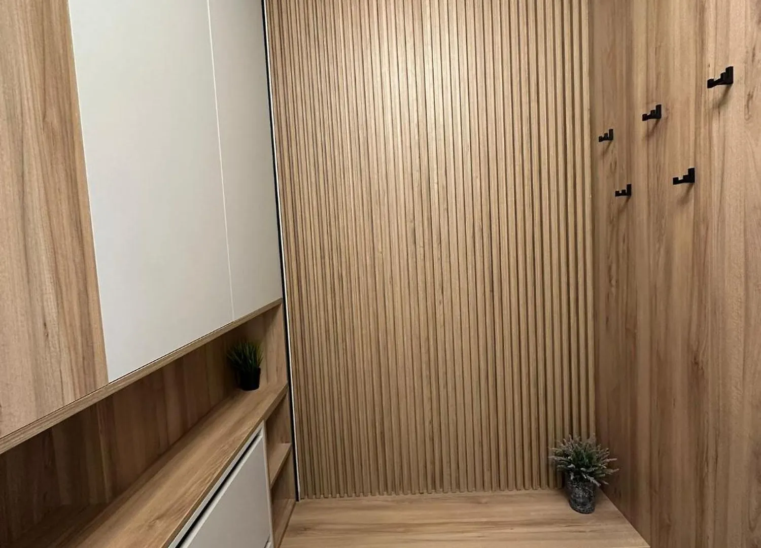 Centru Unirii Luxury VIP Palmier: Two-Room Apartment with Terrace Bucharest Romania